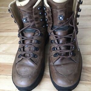 Lowa Men's Brown Hiking Boots FOR RESOLE purposes
